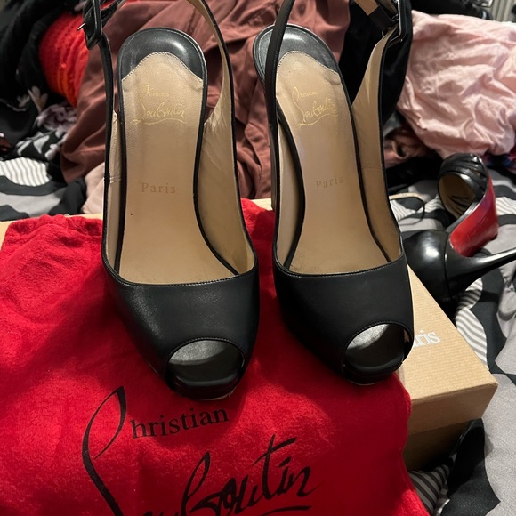 Red Bottoms - Picture 2 of 8